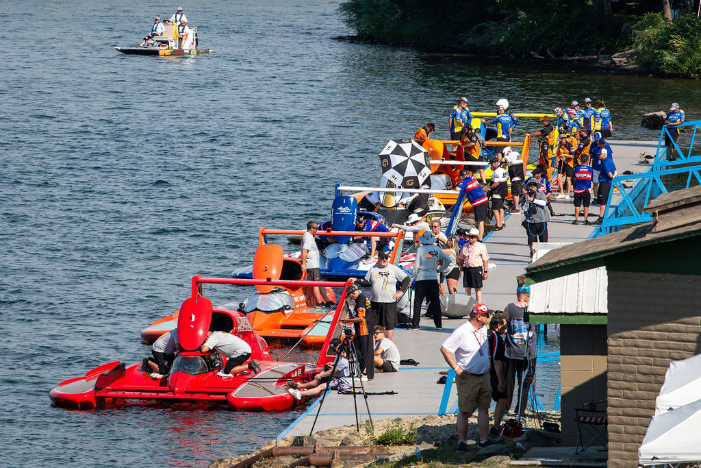 waterfollies-about-hires-01-pit-row