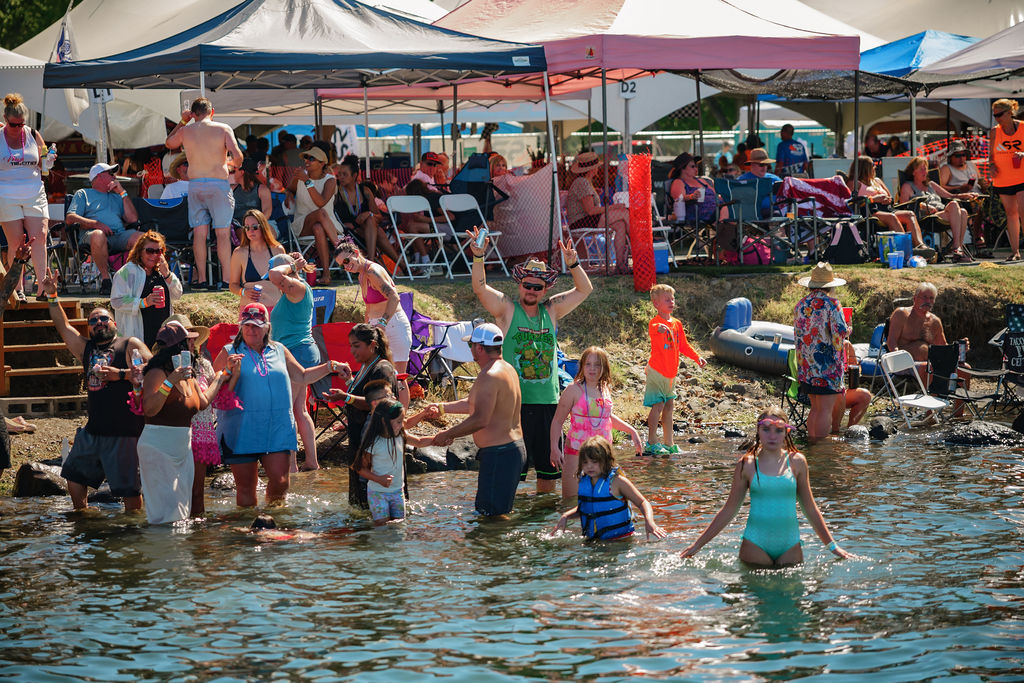 Tri-City Water Follies Fans in the water